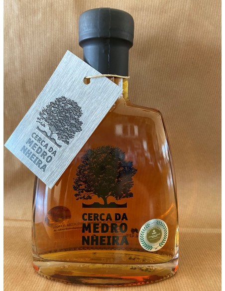Cerca da Medronheira - Aguardente Medronho Bio - MAD